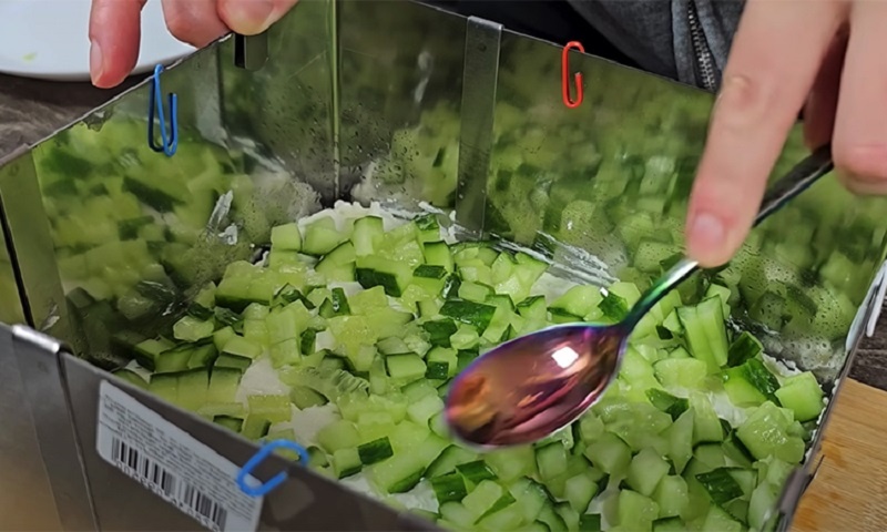 Суши-торт «Филадельфия» дома: праздничное блюдо на основе японской классики 