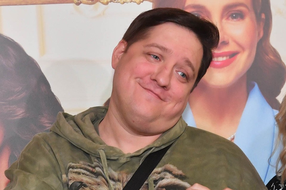    28 октября стало известно, что Роман Попов, известный по роли Мухича в сериале «Полицейский с Рублевки», умер в больнице в родной Йошкар-Оле. Иван МАКЕЕВ