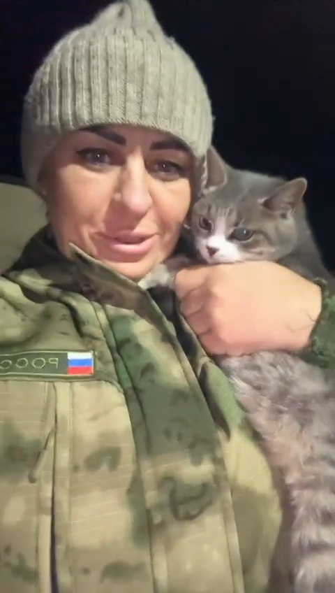 Надя и кошечка♥️