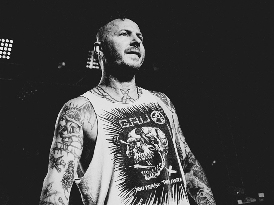 Джефф Джаниак на концерте в Ренне (Франция), 2025-й год.