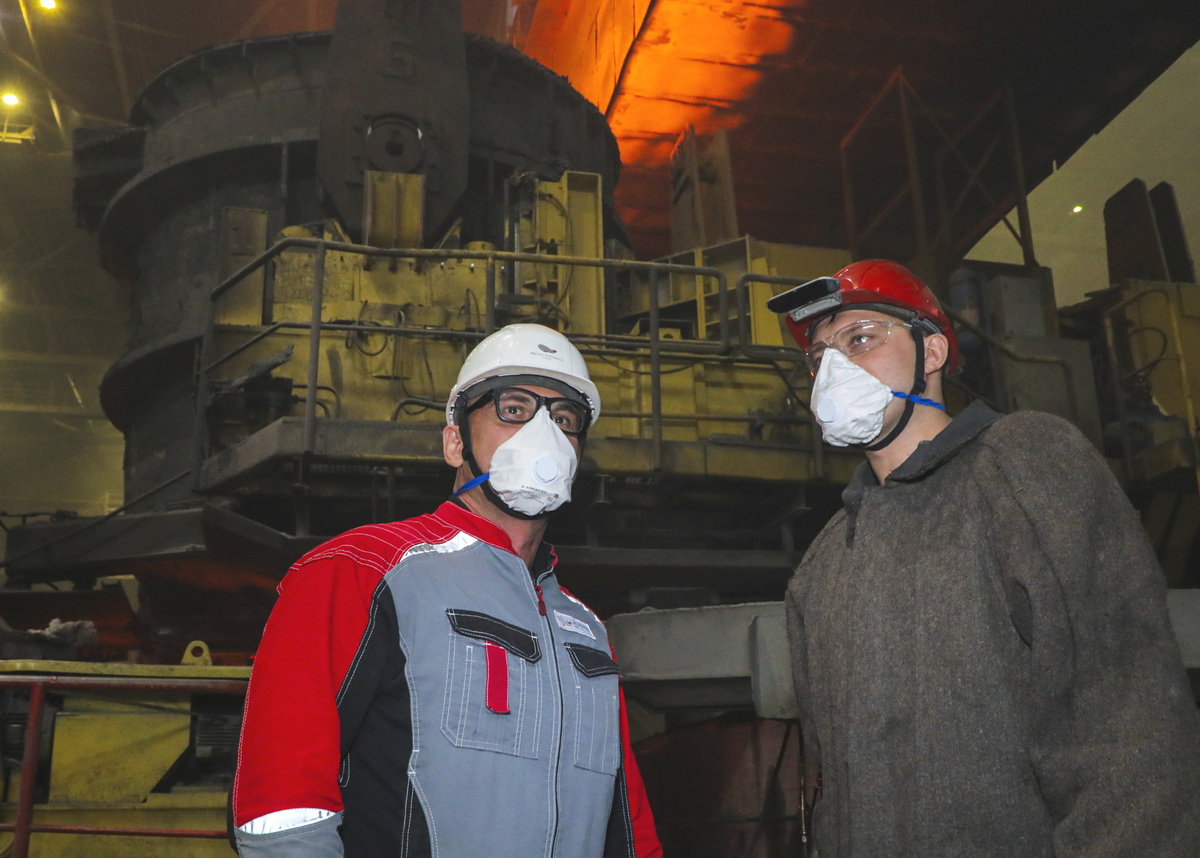 Чтобы убедить подчинённых соблюдать правила ОТиПБ, самому нельзя ими пренебрегать. Фото Валерия Воронова / «Медиацентр» 