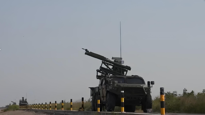 В Китае показали новую мобильную систему ПВО малой дальности