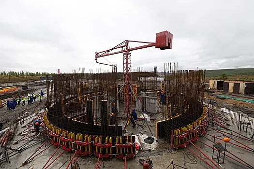 Арматурный каркас и опалубка будущего купола солнечного телескопа, (источник: news.rambler.ru)