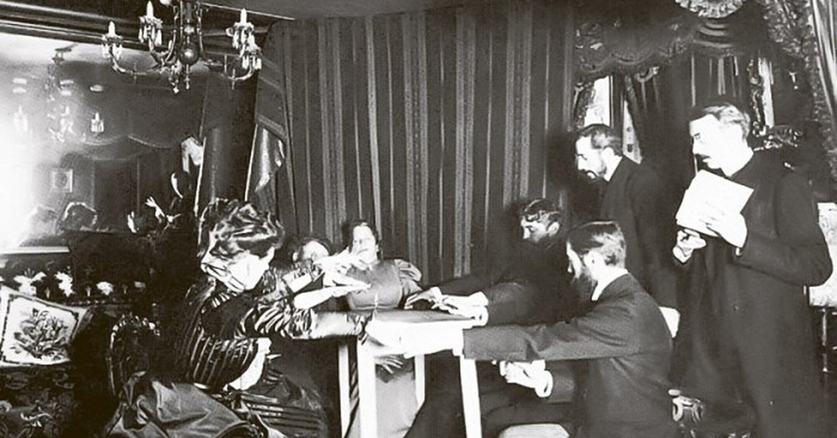 Сеанс сперетизма