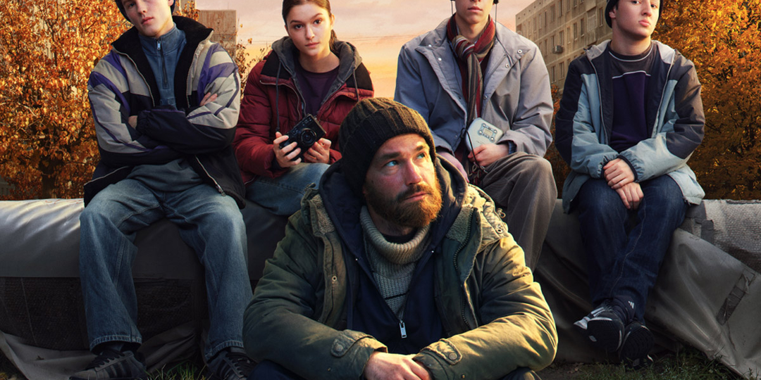 Петров в роли бомжа: куда пропал звездный актер в сериале «Камбэк» и почему это стоит посмотреть