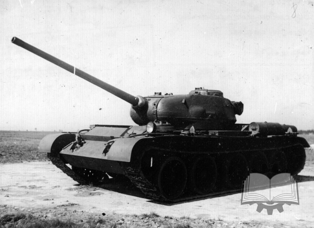 Первый образец второго варианта Т-44, май 1944 года.