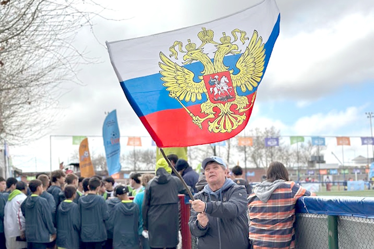    Команда "Морская искра"