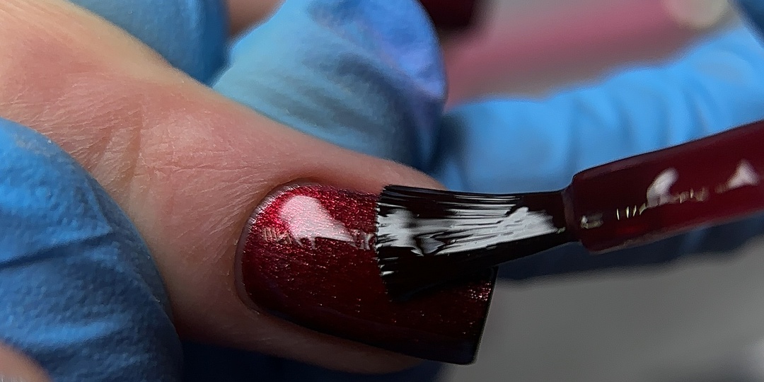 Почему мастерам маникюра важно постоянно учиться