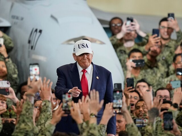    Фото: AP Photo/Eugene Hoshiko