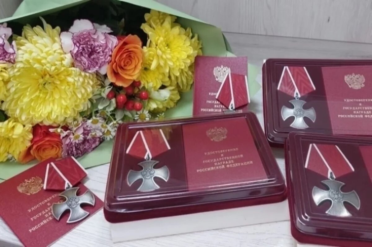    Семьям нижегородцев-героев СВО вручили Ордена Мужества