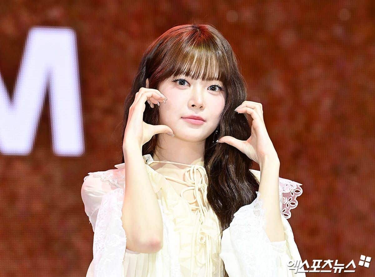   Хон Ынчэ из LE SSERAFIM поделилась своими мыслями об аккаунтах в соцсетях.