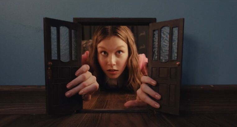    Скриншот трейлера