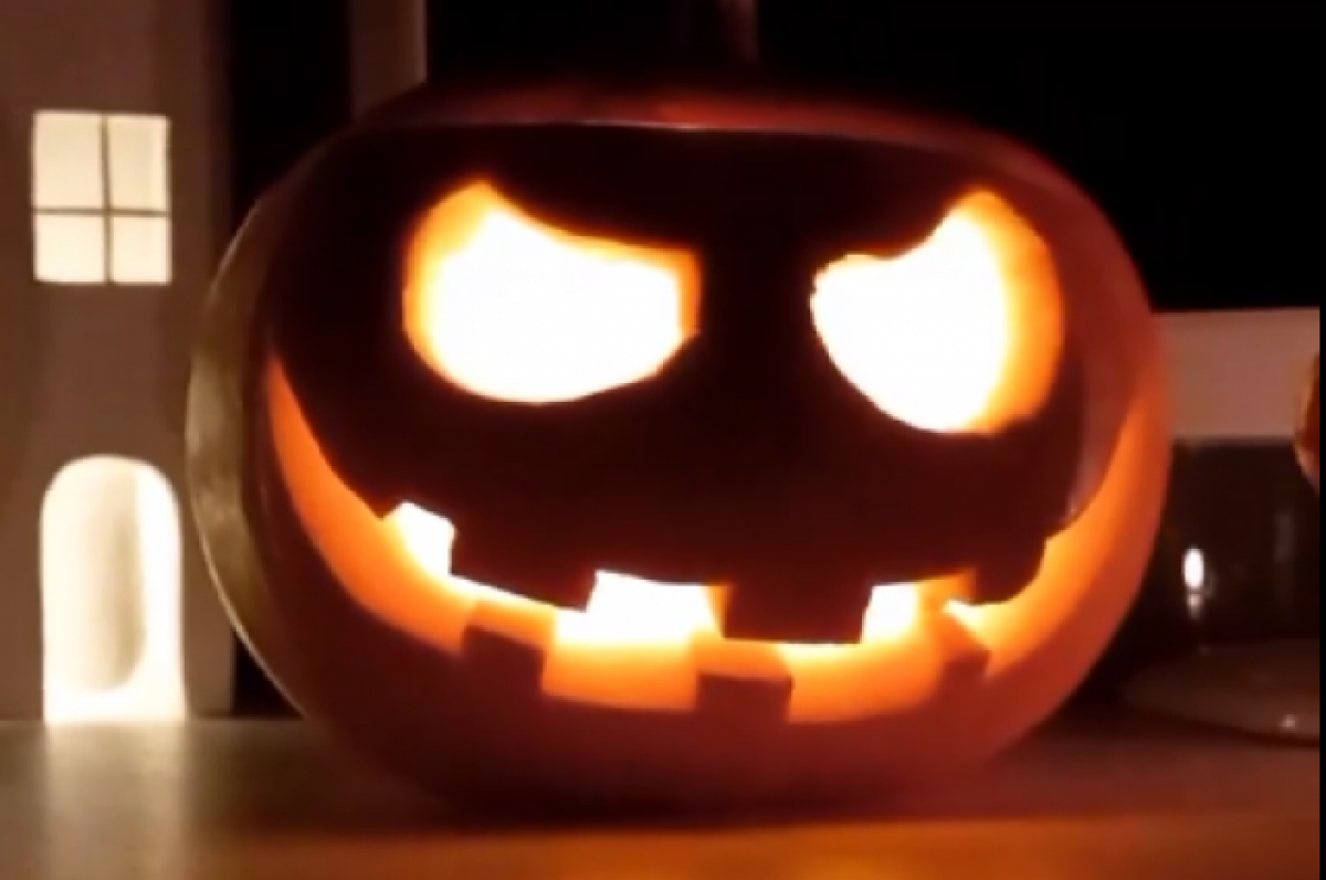    Велесова ночь — опасное время, поэтому неправильными действиями можно было навлечь на себя беду.