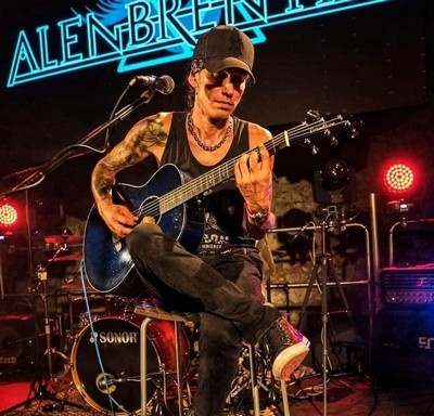 Удо Диркшнайдер назвал имя нового гитариста группы.