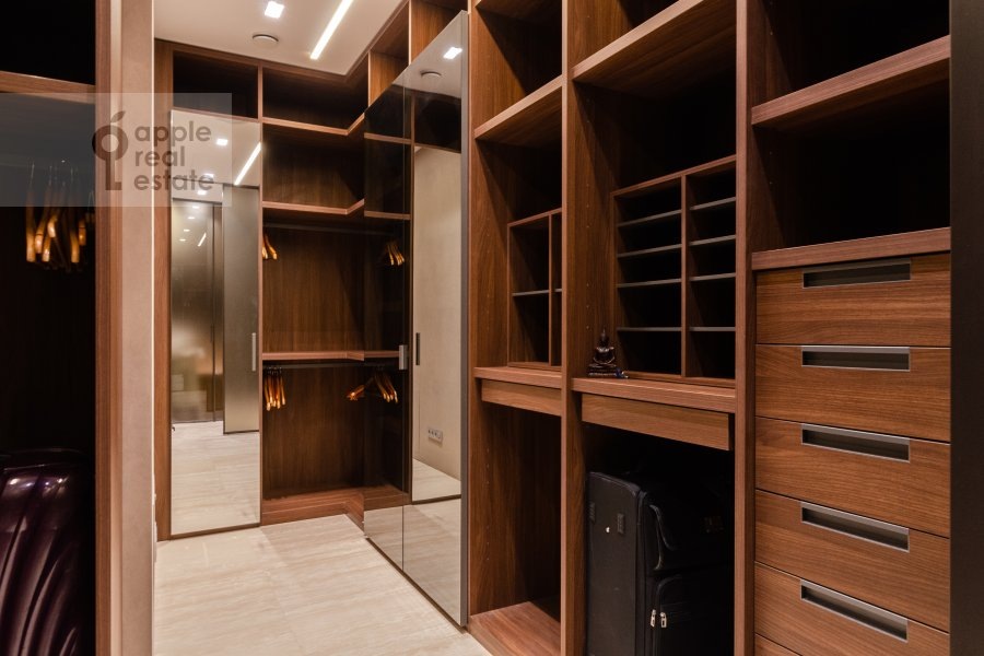 Фото из архива Apple Real Estate