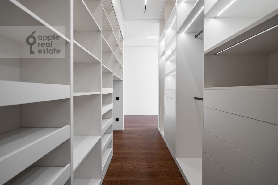 Фото из архива Apple Real Estate