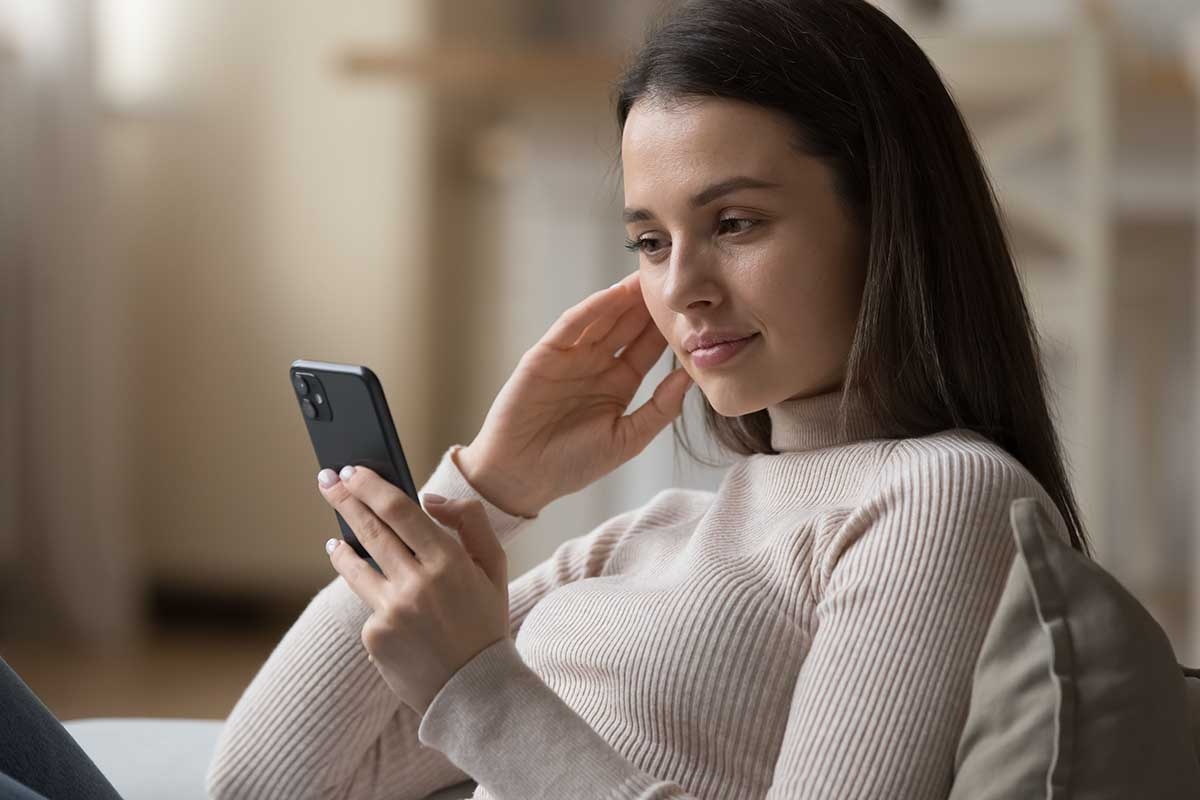    Подключить обещанный платеж можно без интернета. Источник: fizkes / Shutterstock / FOTODOM