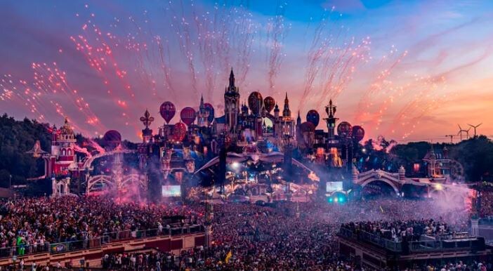 Источник изображения: www.tomorrowland.com