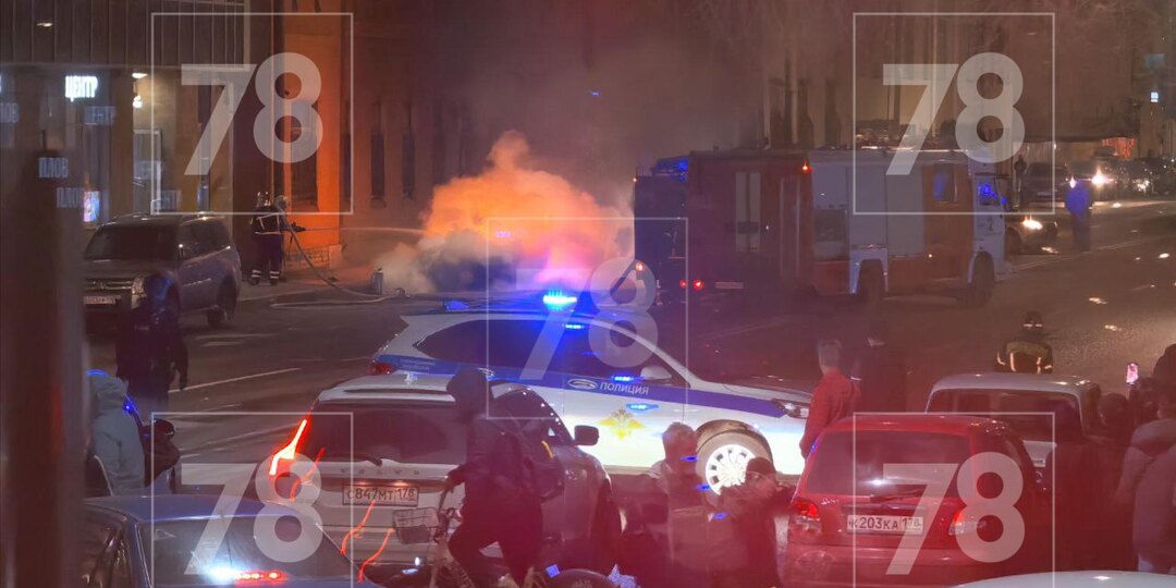 В Василеостровском районе сгорел автомобиль