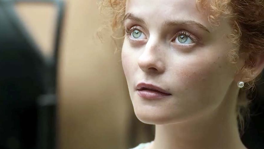 Кадр из мини-сериала «Форсайты», 2025 год, режиссеры Аннетта Лофер, Мину Гаур