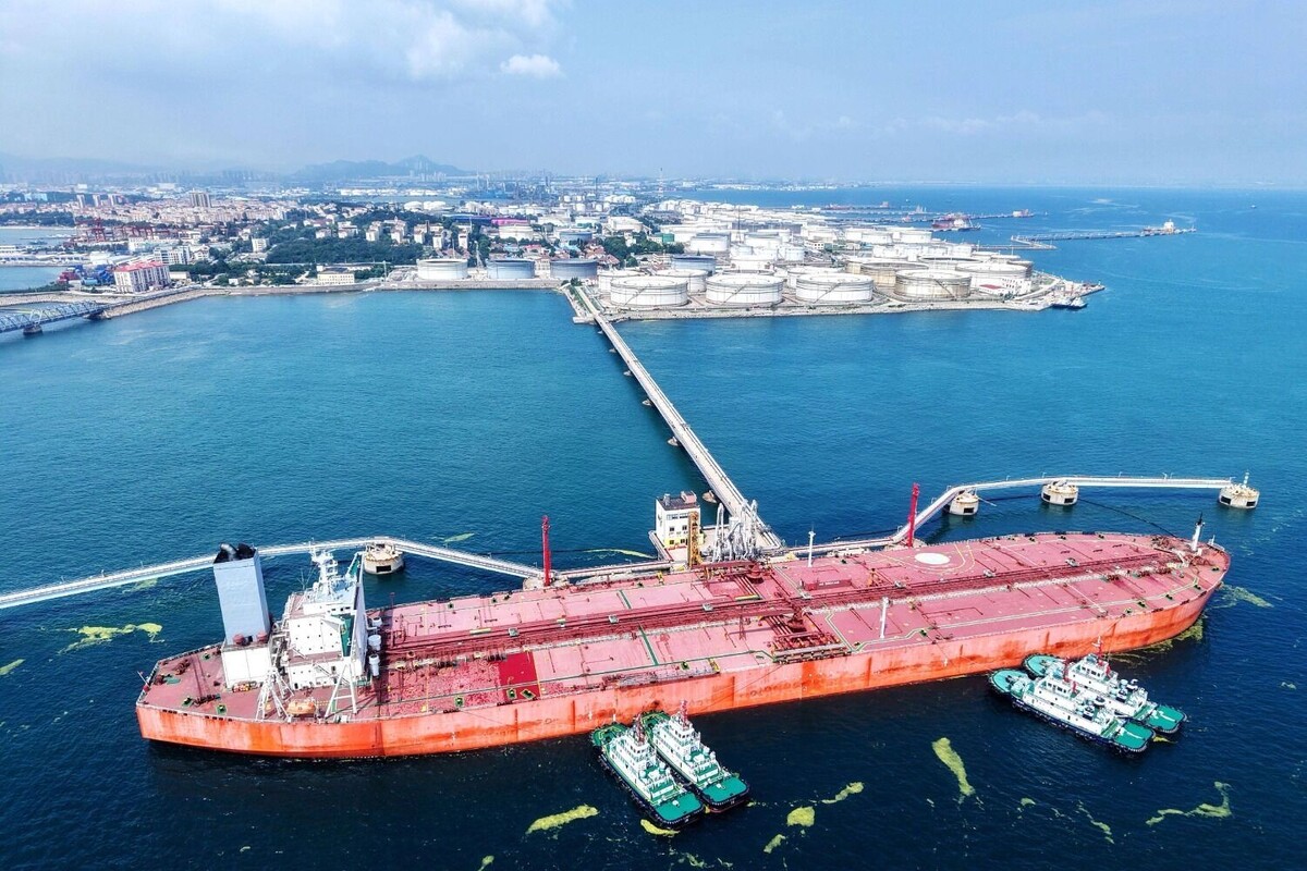 Терминал в китайском Циндао принимает российскую нефть. Фото: IMAGO/CFOTO/ТАСС