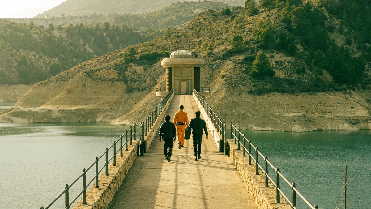 Кадр из сериала "Бункер для богачей"