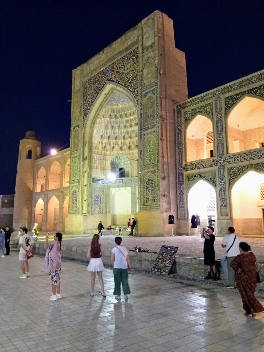 Медресе Абдуллазиз-хана. Фото из личного архива автора.