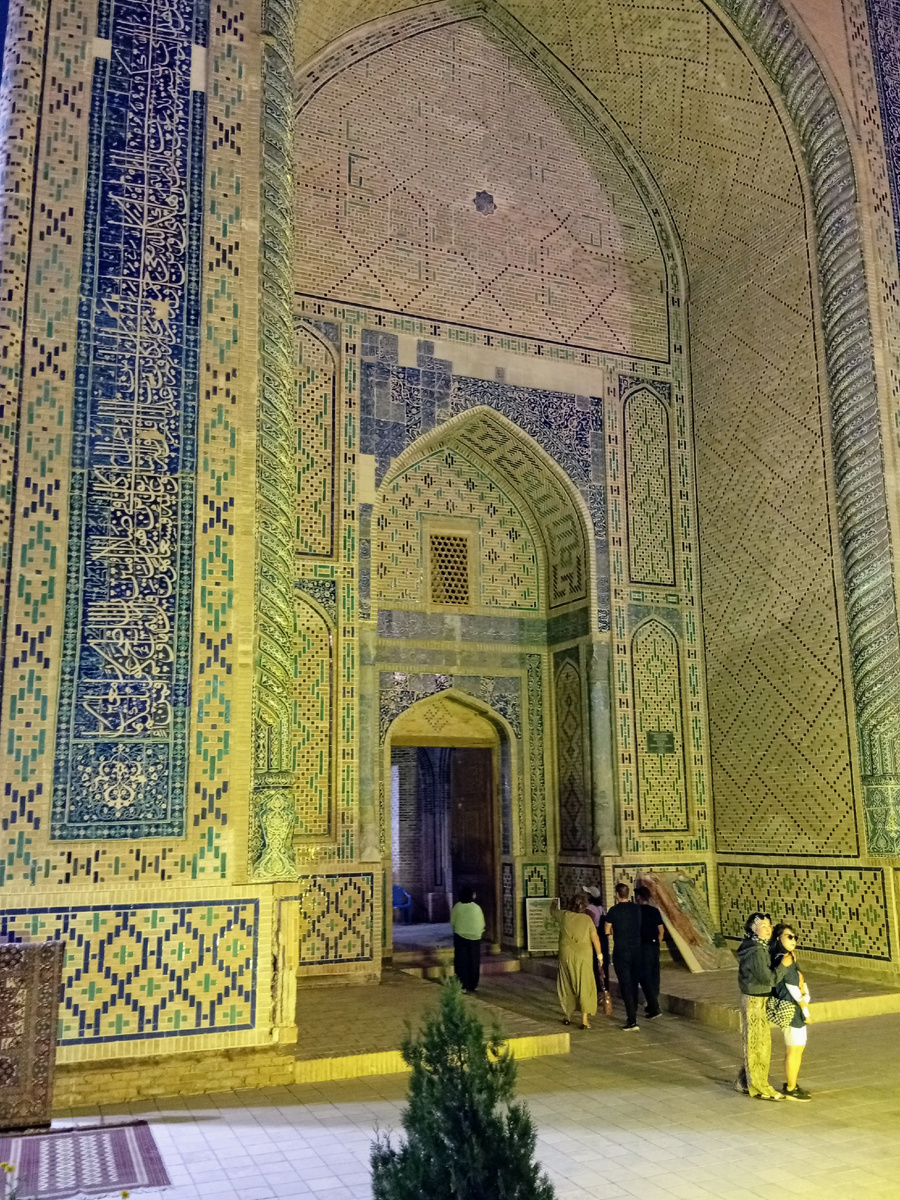 Медресе Улугбека. Фото из личного архива автора.