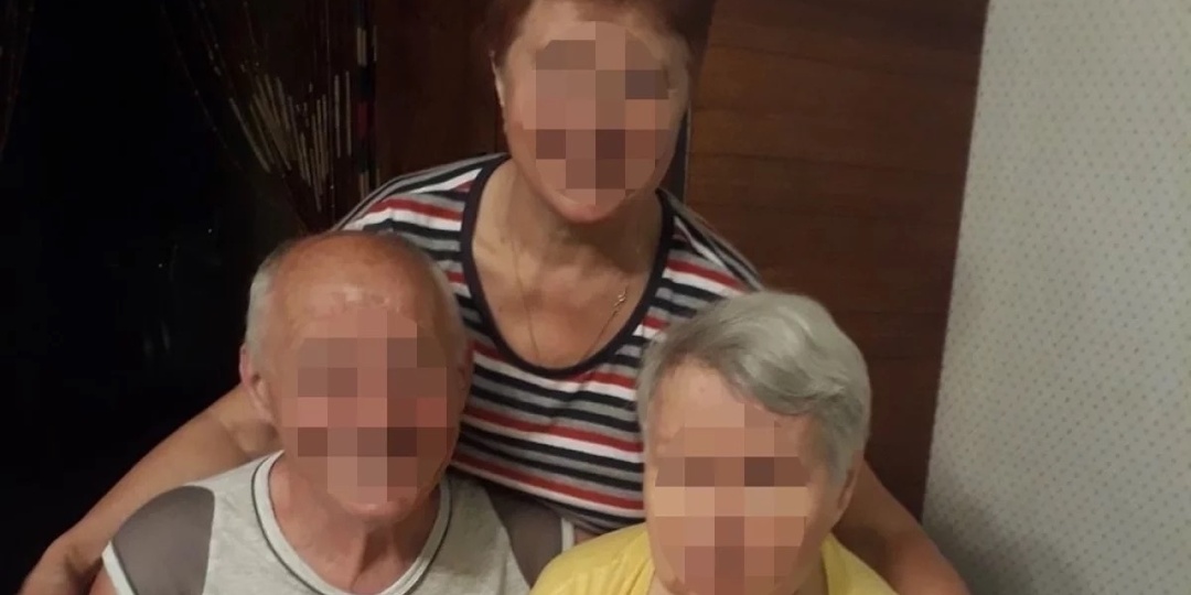 Россиянин 20 лет живет с двумя женами — парализованной и здоровой