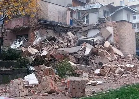    Детонация боеприпаса разрушила три этажа высотного дома в Хмельницком