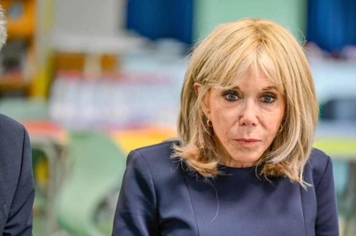    Дочь Брижит Макрон опровергла слухи о том, что её мать родилась мужчиной