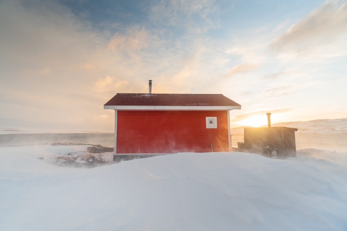 Приватная баня на берегу Баренцева моря. Фото автора.