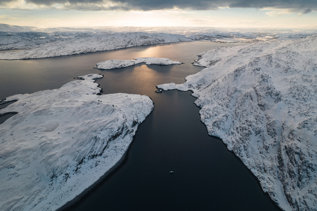 Лодка на берегу Баренцева – удовольствие не из дешевых! Фото автора.