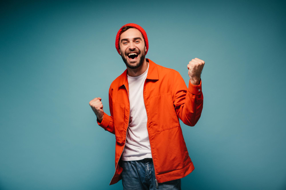 Жизнь наполнена множеством моментов, которые могут повлиять на наше настроение. Иногда нам хочется поднять себе дух и ощутить заряд позитива. Мы подготовили подборку простых, но эффективных способов, которые помогут вам почувствовать себя счастливее и энергичнее!

