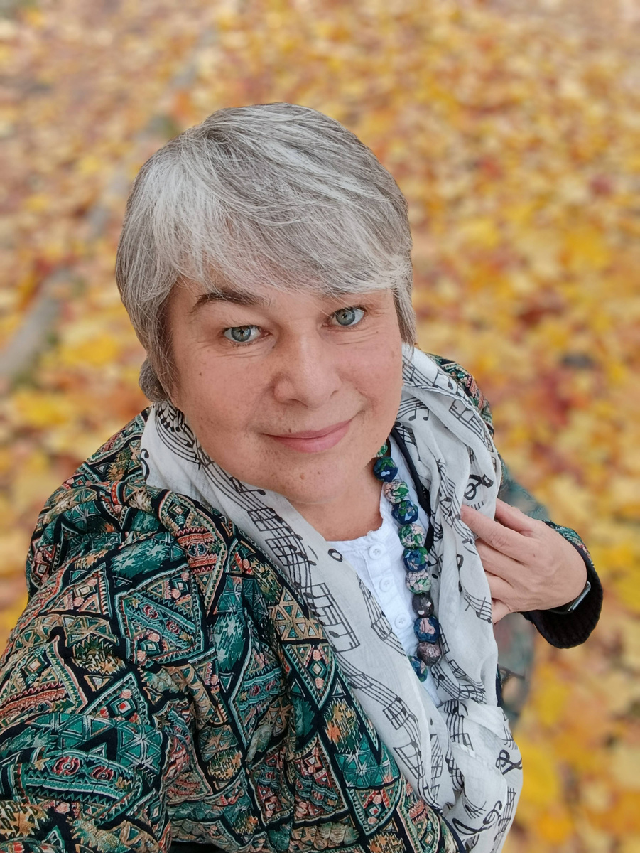 Светлана, автор блога, в личных бусах, очень похожих на те, о которых речь в статье