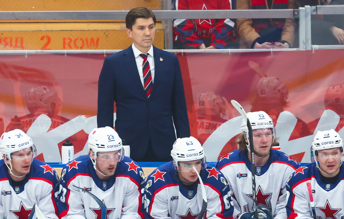    Главный тренер ЦСКА Игорь Никитин  Сергей Фадеичев/ТАСС