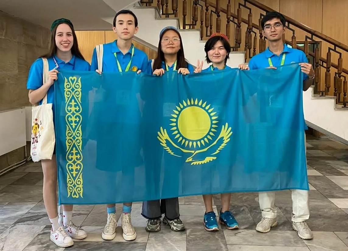 В каких странах национальный флаг имеет желто-синие оттенки?