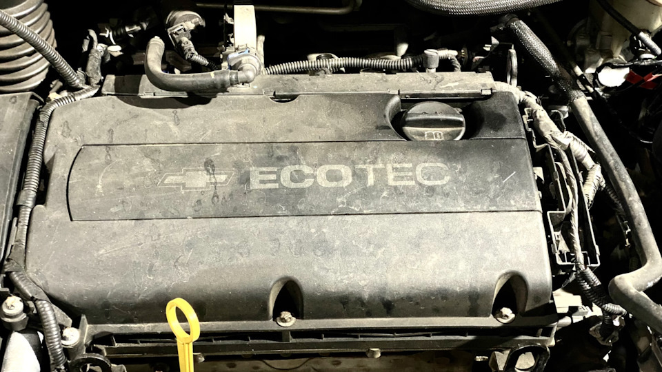 Грязь на двигателе, накопленная за полгода