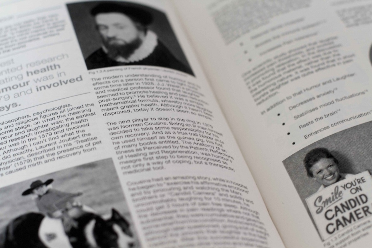 Ваше сознание и жизненный опыт — это личный журнал со сложной, многослойной структурой. Задача терапевта КПТ — помочь вам стать вдумчивым редактором своего журнала: Осознать мгновенные пометки (автоматические мысли) и начать их отслеживать. Выявить и пересмотреть внутренние правила ведения (промежуточные убеждения), заменив жёсткие догмы на более гибкие руководства. Укрепить сам переплёт (глубинные убеждения), целенаправленно создавая новый опыт, который доказывает, что журнал может быть прочным и ценным, независимо от отдельных помарок.