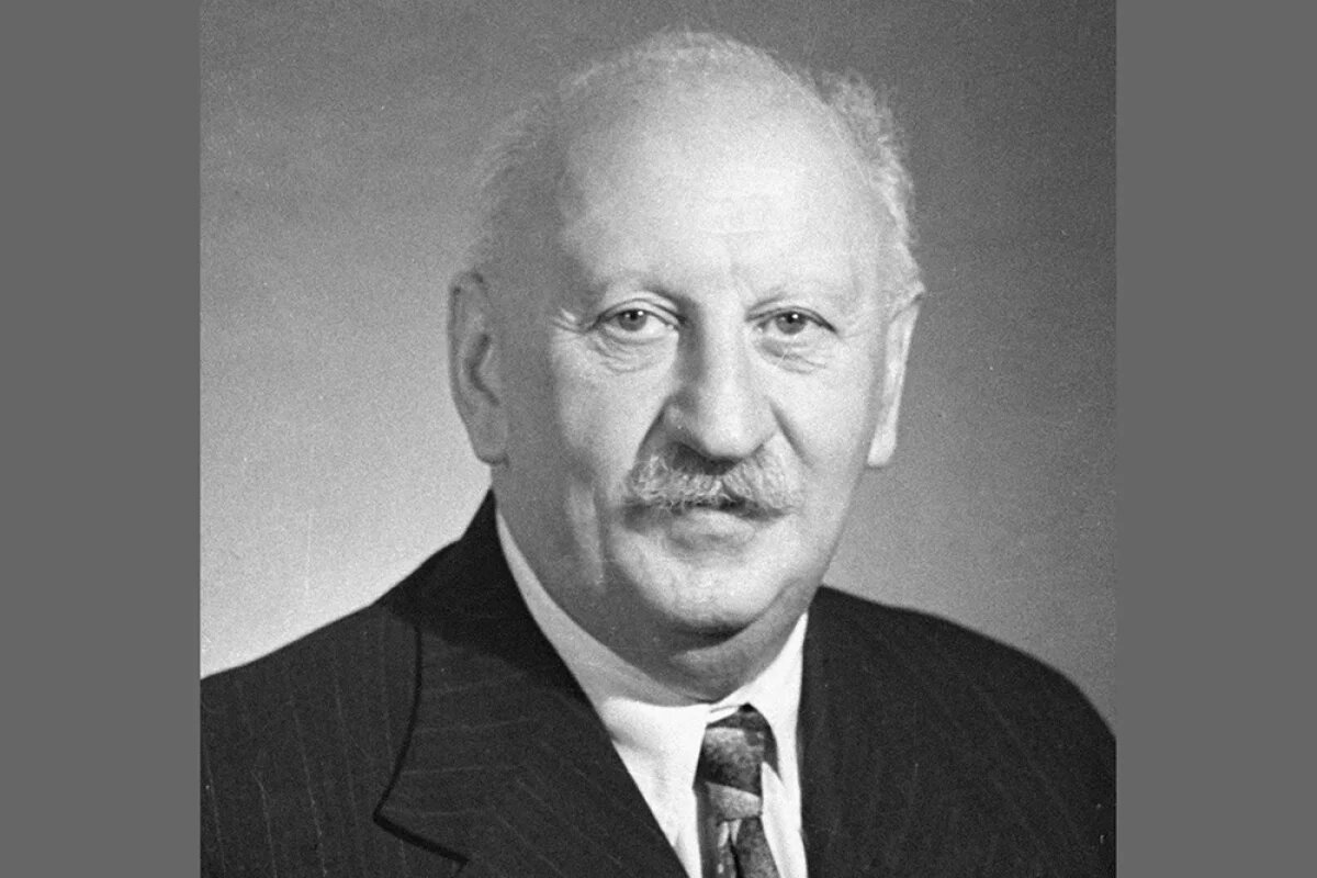    Абрам Федорович Иоффе, физик, организатор науки, академик, вице-президент АН СССР, создатель научной школы.