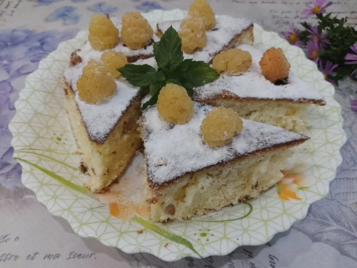 Бисквитные пирожные с орехами и какао