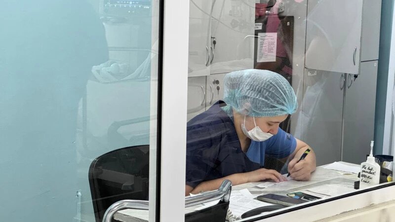     Медсестра, операция, врачи. Предоставлено altapress.ru.