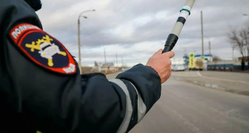    В ГАИ наконец поставили точку: до какого возраста можно садиться за руль автомобиля - пенсионерам назвали настоящие ограничения