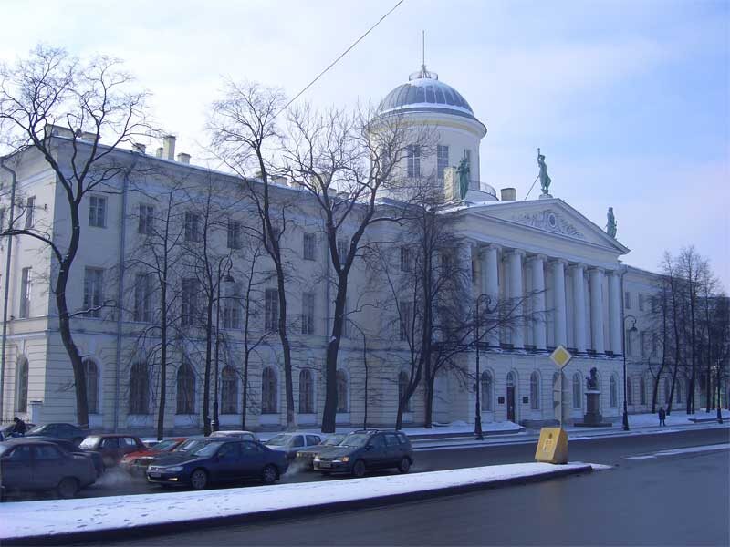 Здание "новое", 1823 года постройки, возведено на месте "дома Нарышкина". 