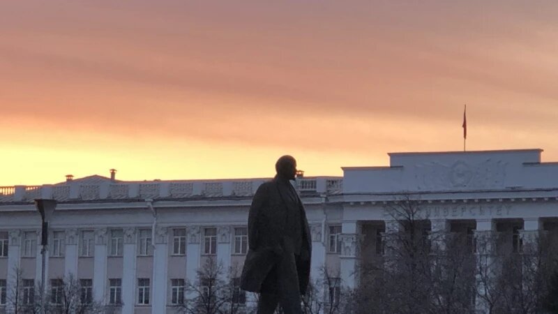     Памятник Ленину на площади Советов. Кристина Тарасова