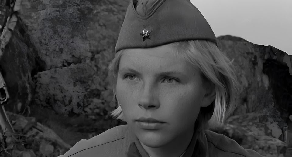    Елена Драпеко в фильме «А зори здесь тихие» / кадр из фильма «А зори здесь тихие»