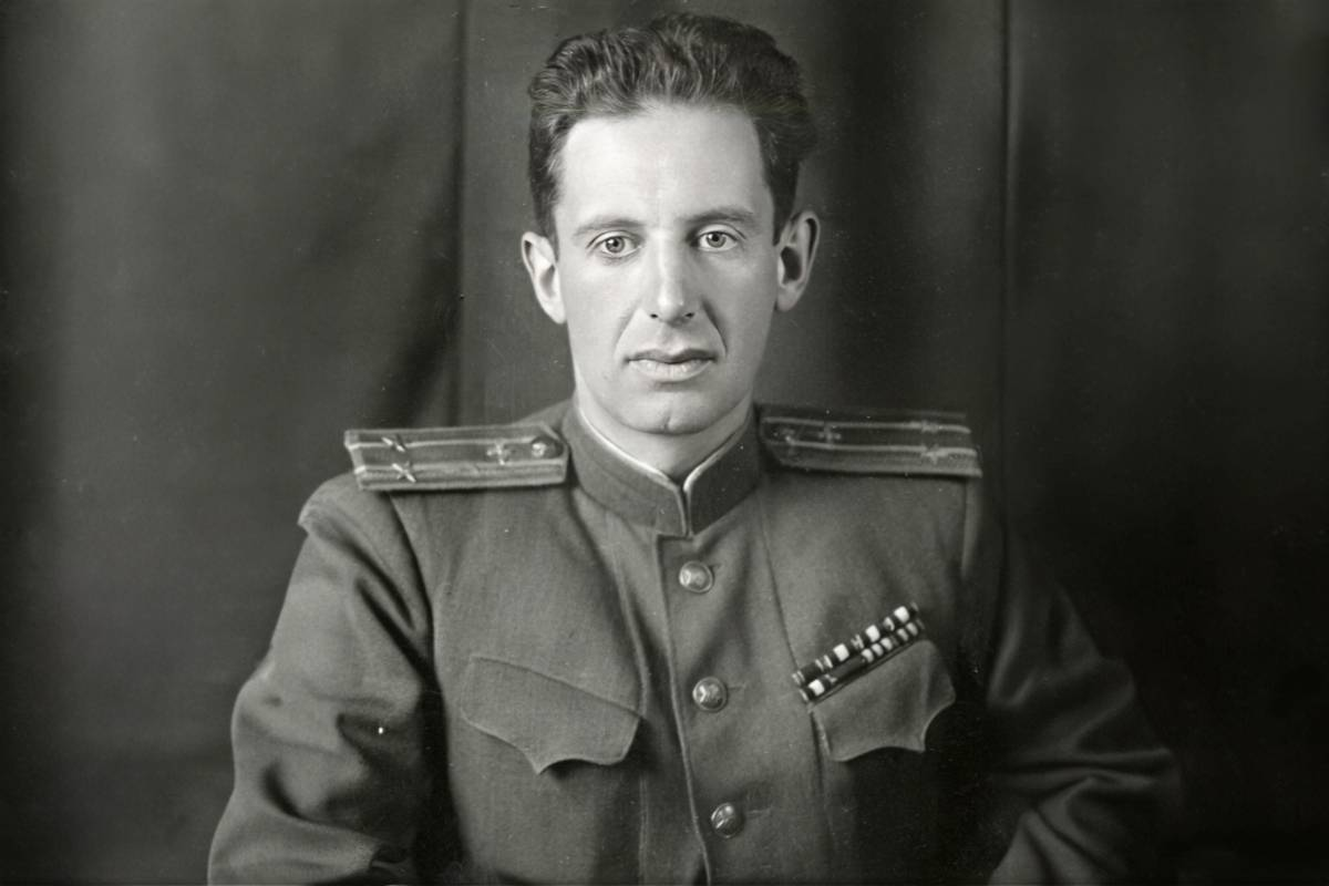 Марк Галлай