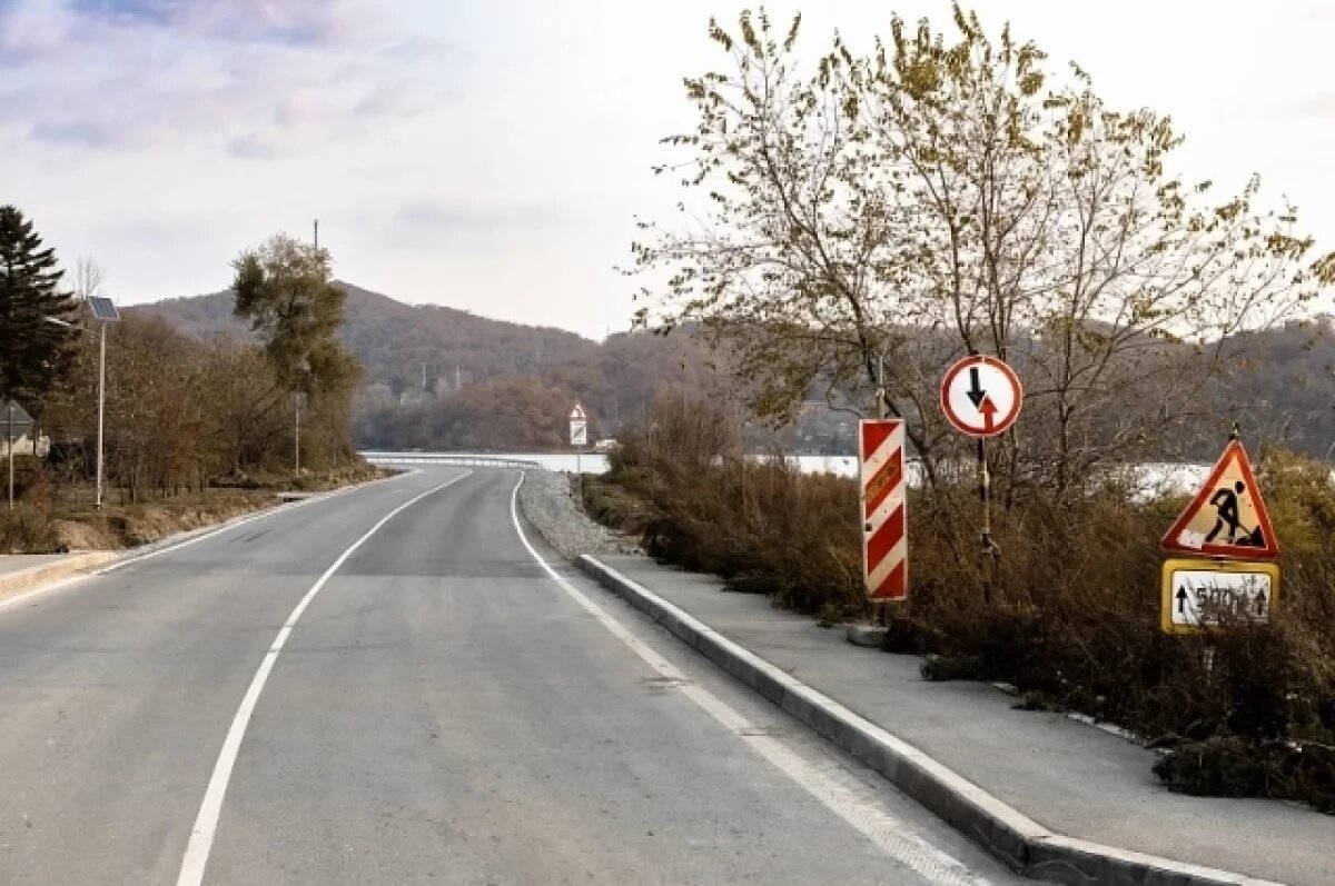    Во Владивостоке завершают обновление 2,6 км дорог на острове Русский