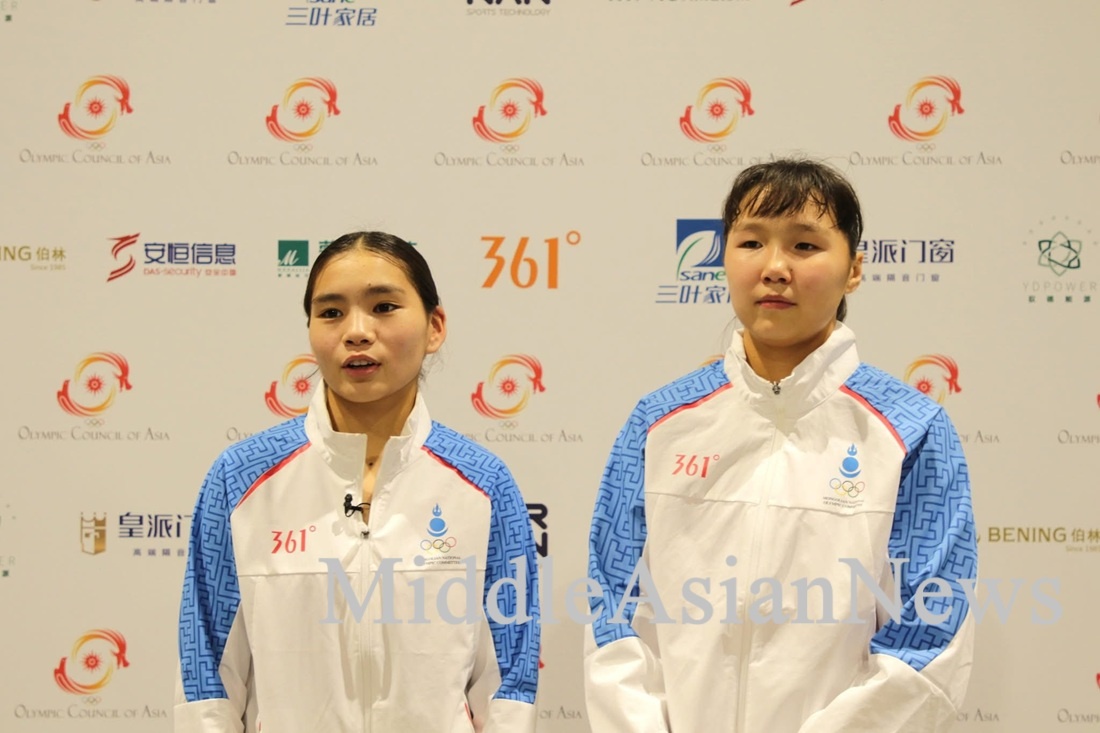 слева: АЛТАНЗУЛ Алтангадас и АМИНАА Азжаргал