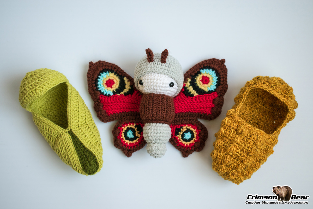 Снимается шапочка, пояс с крыльями.